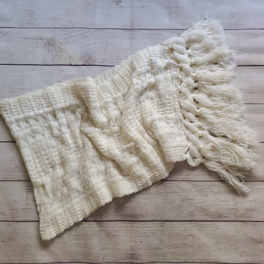 Vintage Cream Knit Fringe Scarf